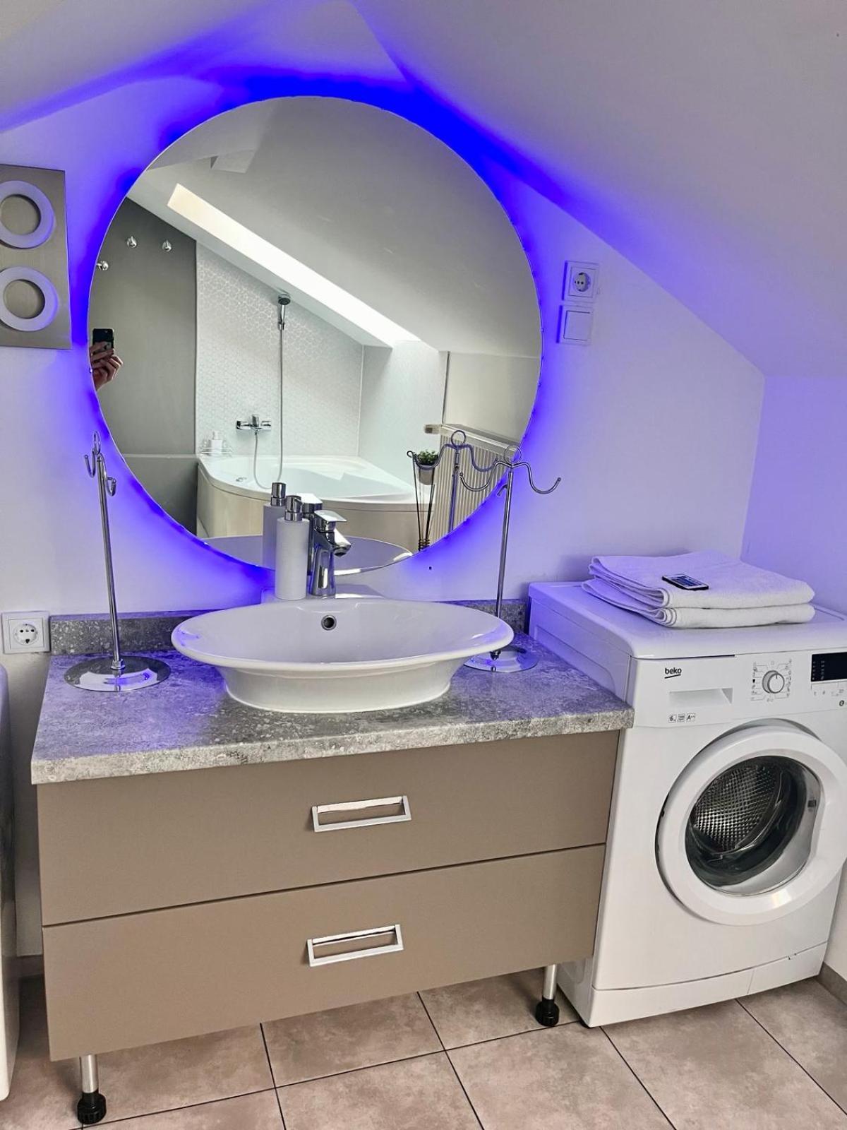 Chill Apartman Budakalasz Bagian luar foto